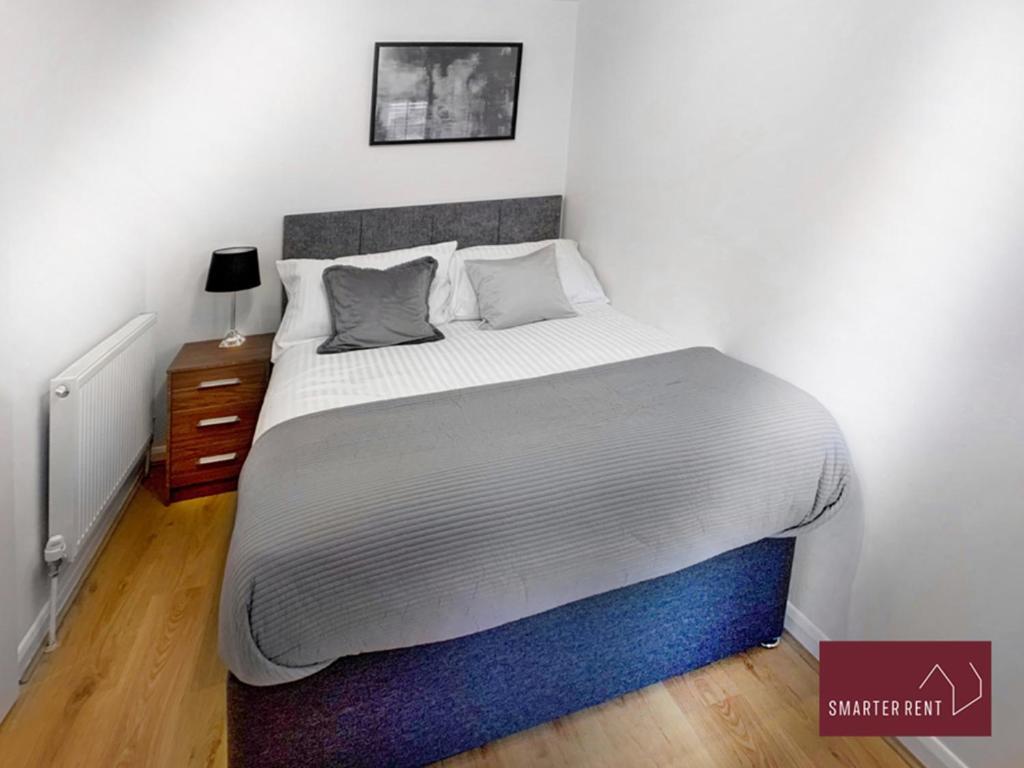 Апартаменти Wokingham - 2 Bed Modern House - Parking Екстер'єр фото