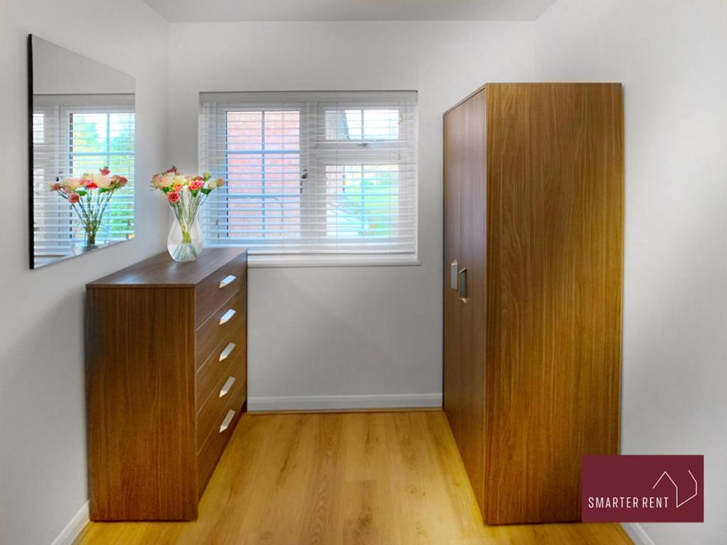 Апартаменти Wokingham - 2 Bed Modern House - Parking Екстер'єр фото
