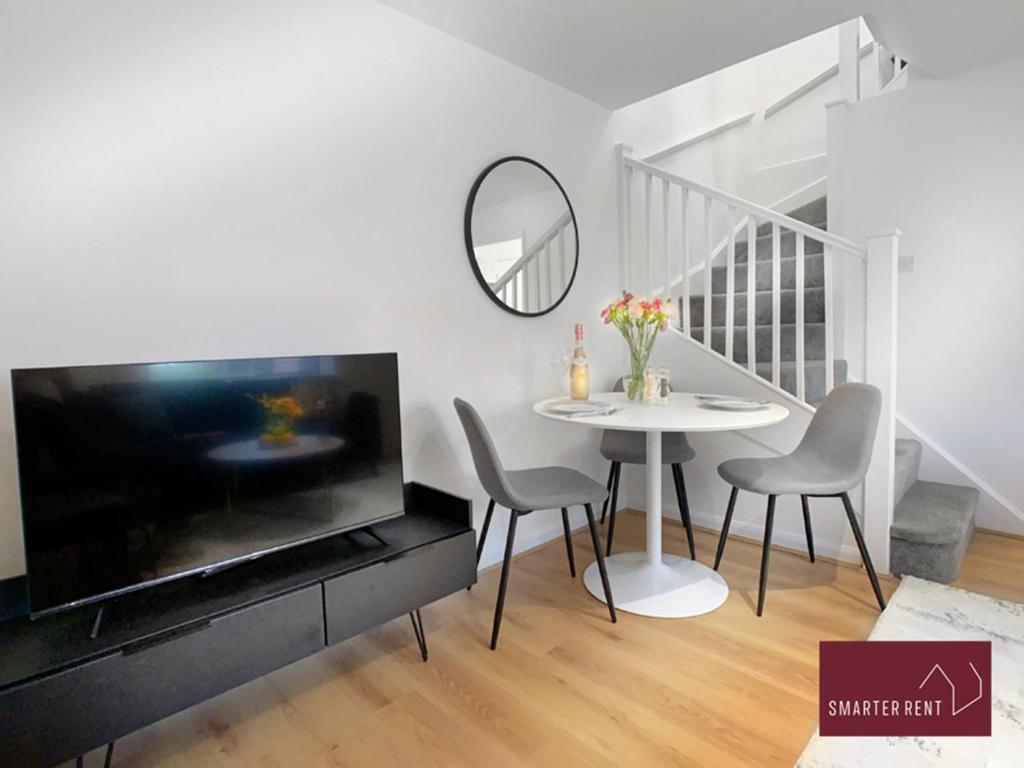 Апартаменти Wokingham - 2 Bed Modern House - Parking Екстер'єр фото